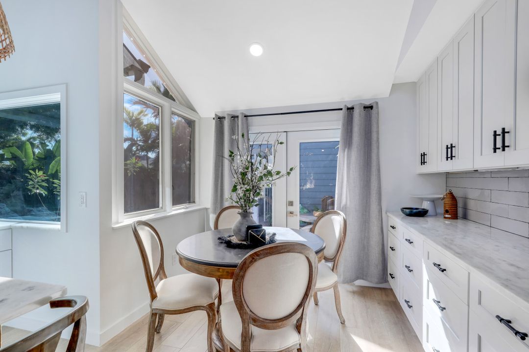 651 Bridge Way Ln, Naples, FL 34108