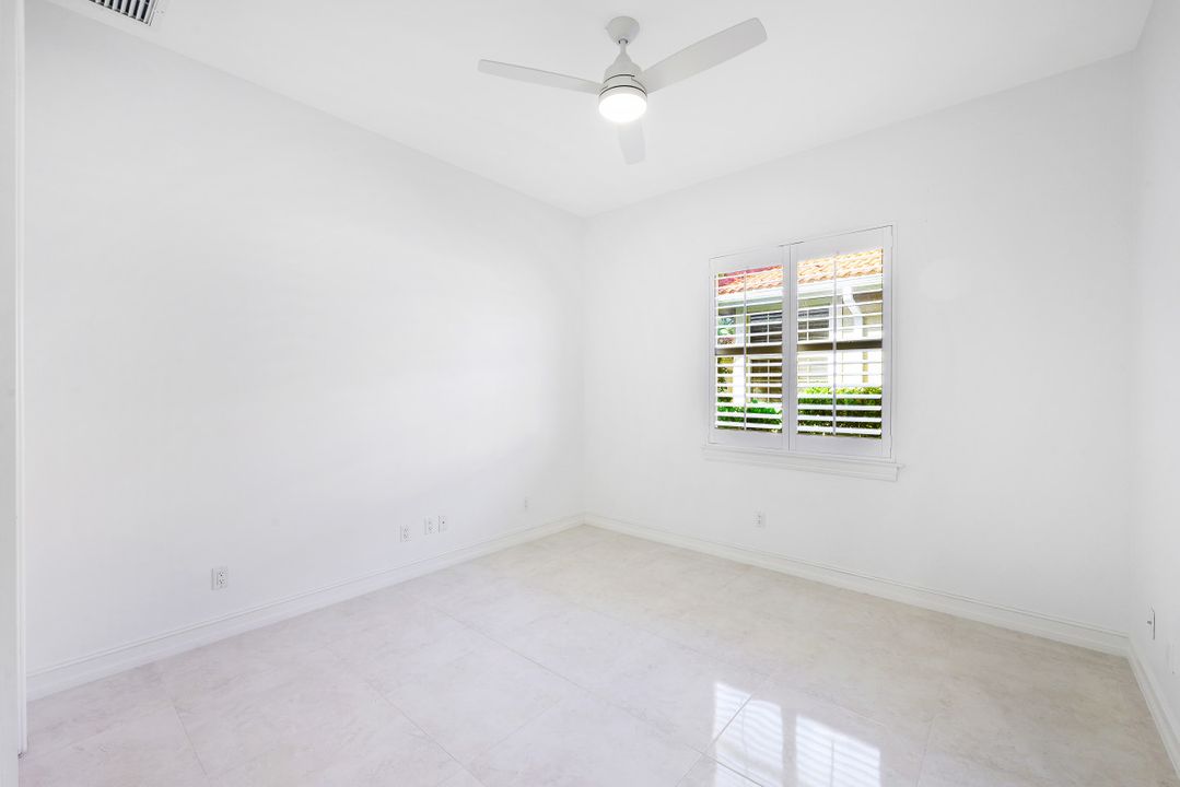 4899 Rustic Oaks Cir, Naples, FL 34105