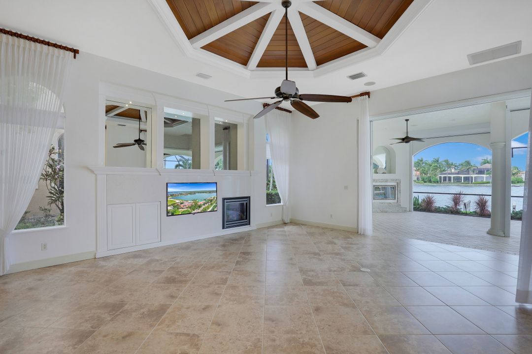 18561 Verona Lago Dr, Miromar Lakes, FL 33913