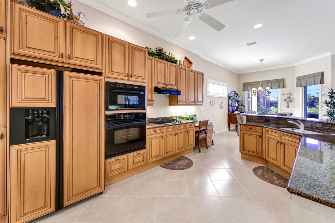 6000 Hammock Isles Cir, Naples, FL 34119