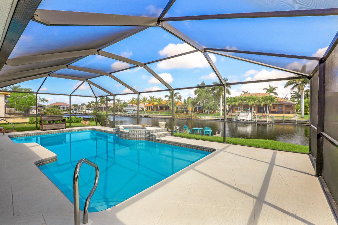 2307 SW 40th St, Cape Coral, FL 33914