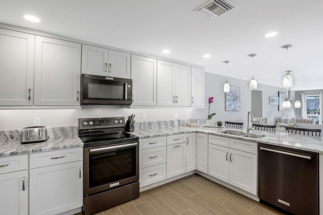 166 Hollyhock Ct, Marco Island, FL 34145