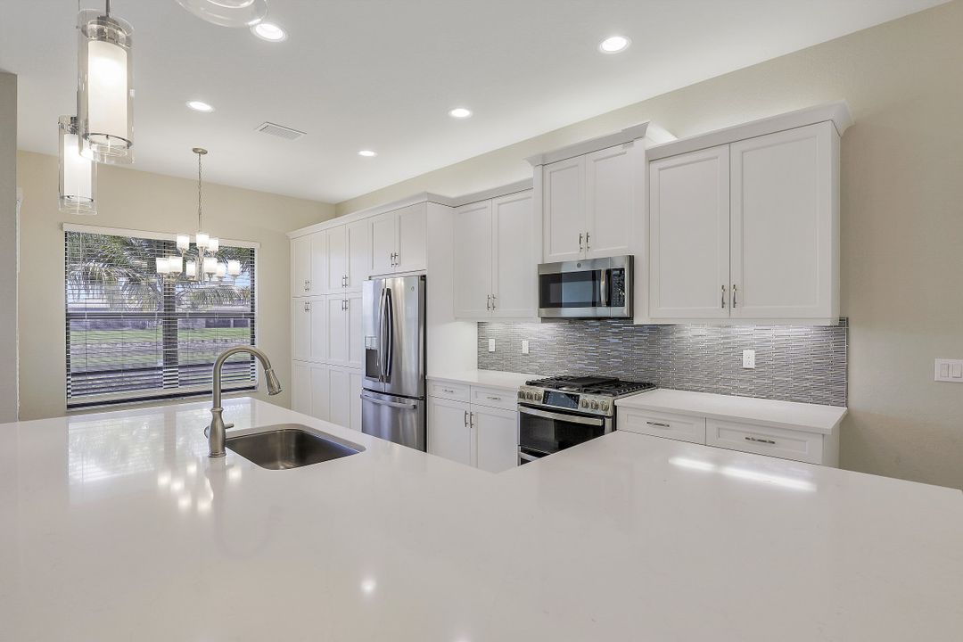 4549 Kensington Cir, Naples, FL 34119