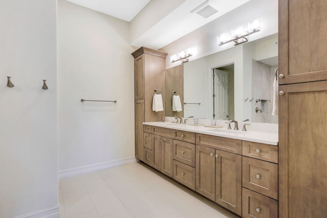 840 Sailaway Ln #103, Naples, FL 34108