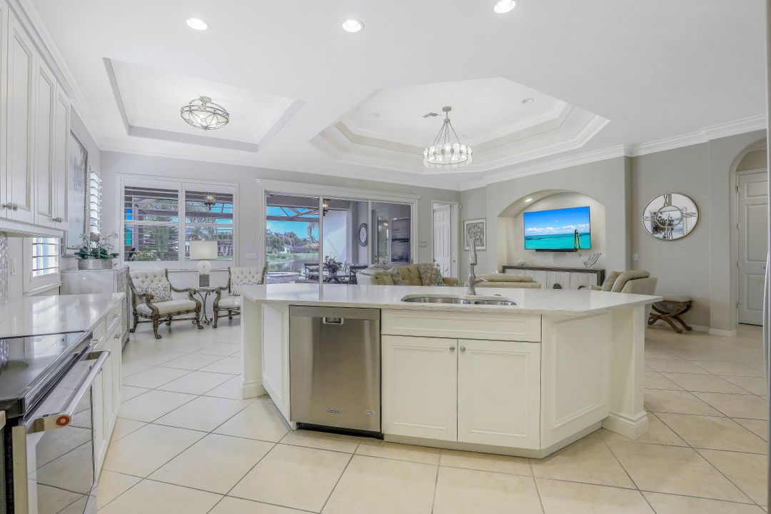 10801 Longshore Way E, Naples, FL 34119