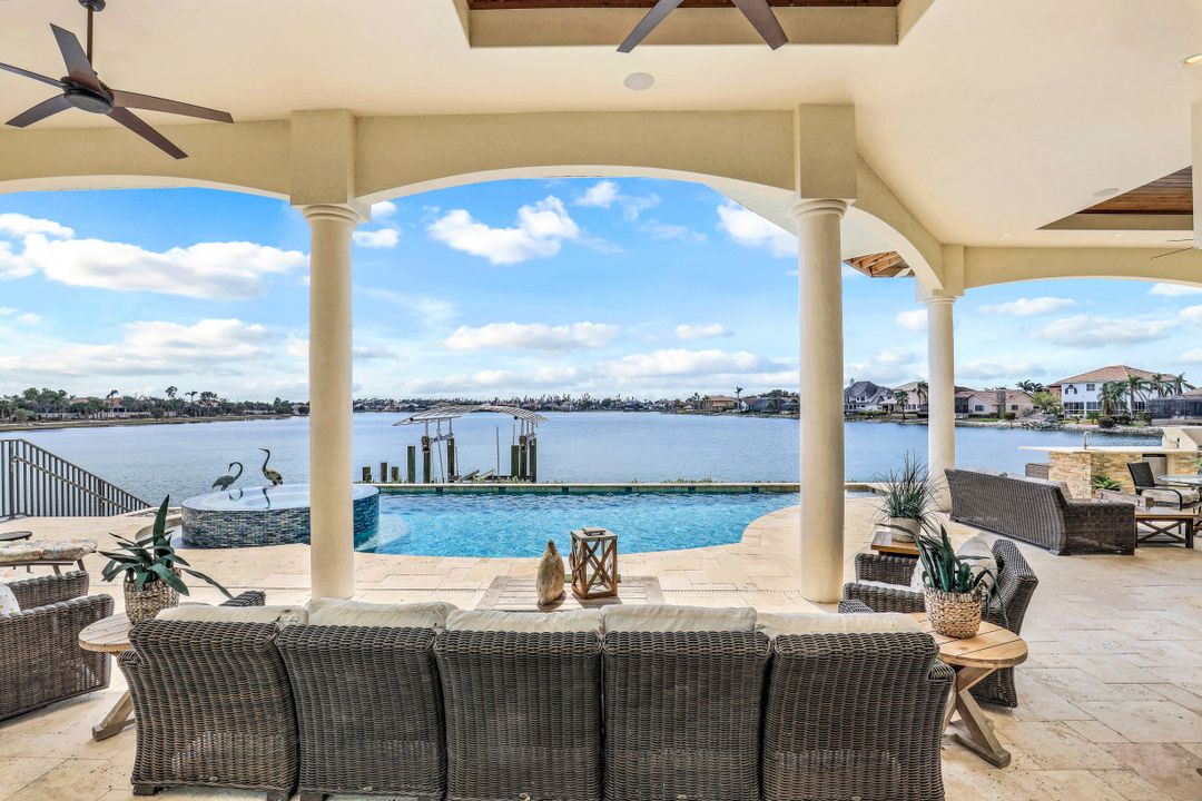 5930 Harborage Dr, Fort Myers, FL 33908