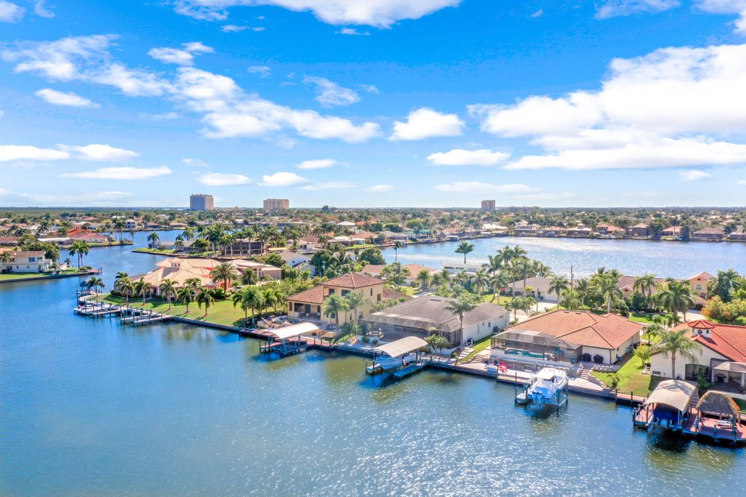 5219 SW 5th Pl, Cape Coral, FL 33914