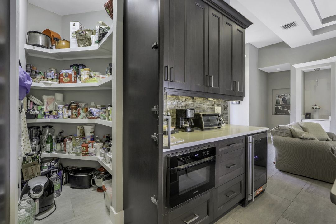 937 SW 28th Terrace, Cape Coral, FL 33914