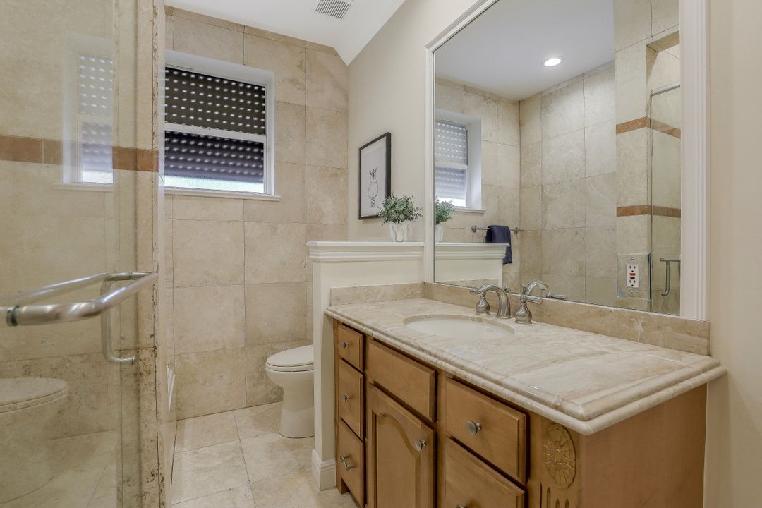 5645 Spanish Oaks Ln, Naples, FL 34119