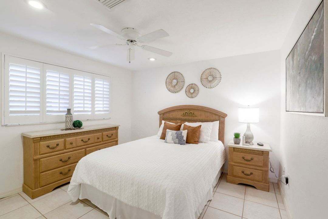 5230 Nautilus Dr, Cape Coral, FL 33904