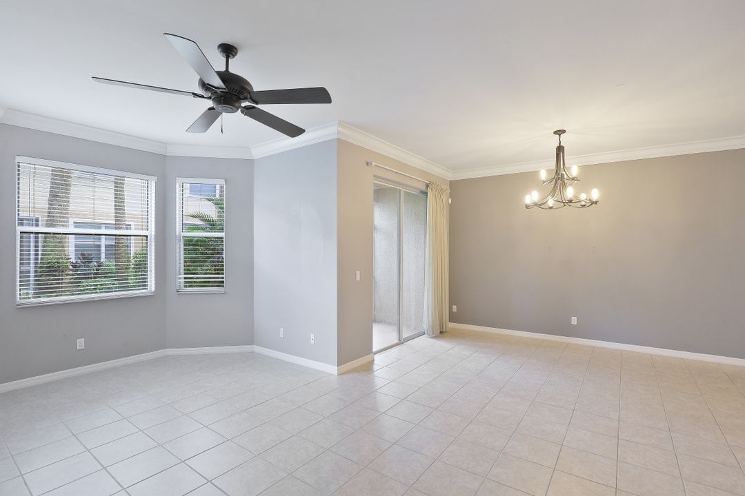 9723 Heatherstone Lake Ct, Estero, FL 33928