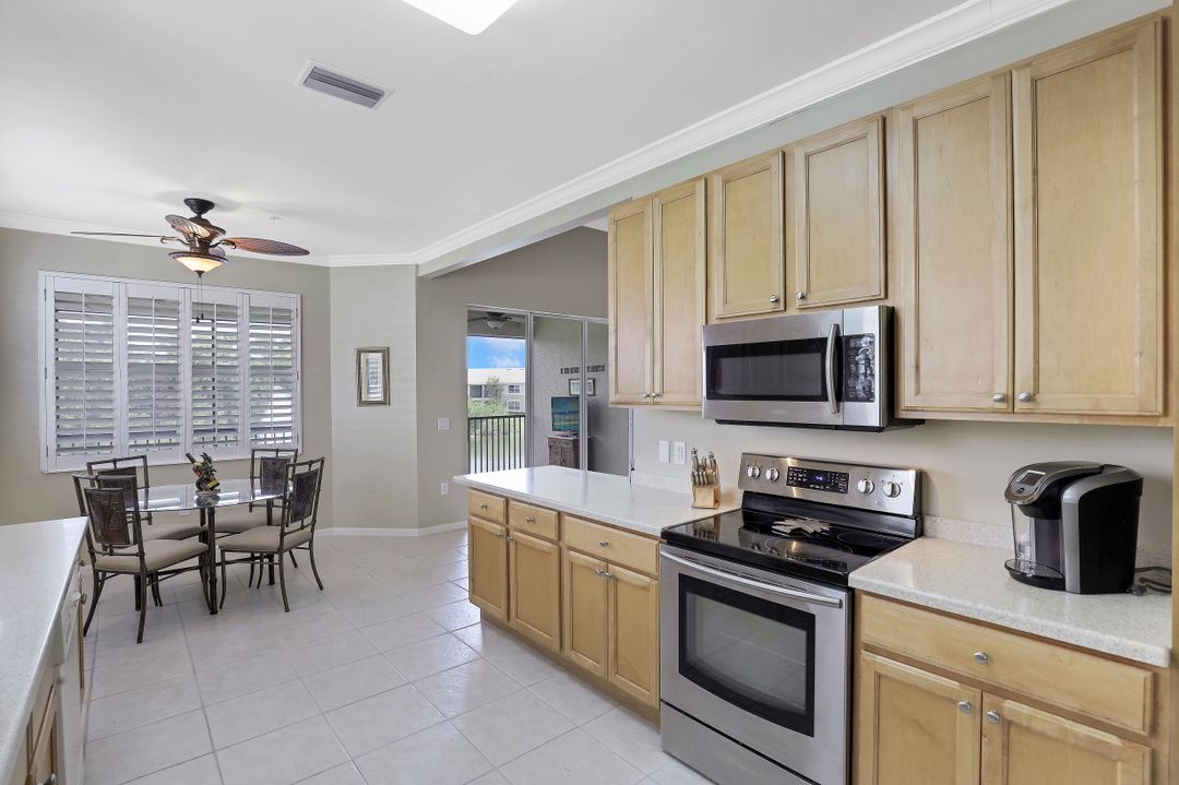 7060 Bay Woods Lake Ct #201, Fort Myers, FL 33908