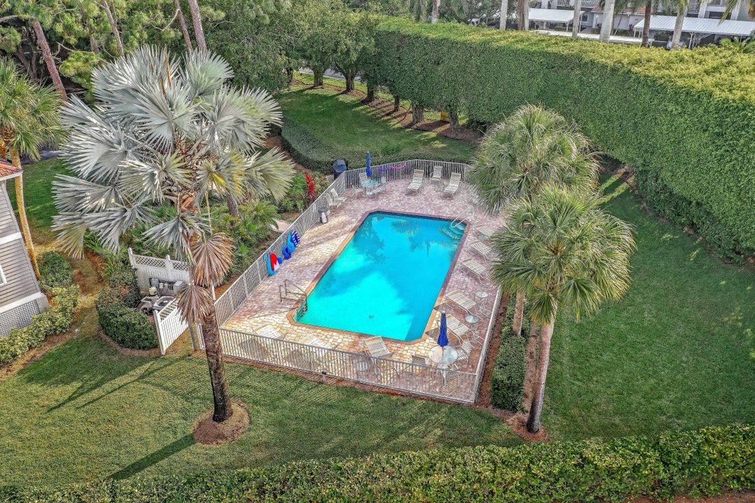 666 Wiggins Bay Dr #B-24, Naples, FL 34110