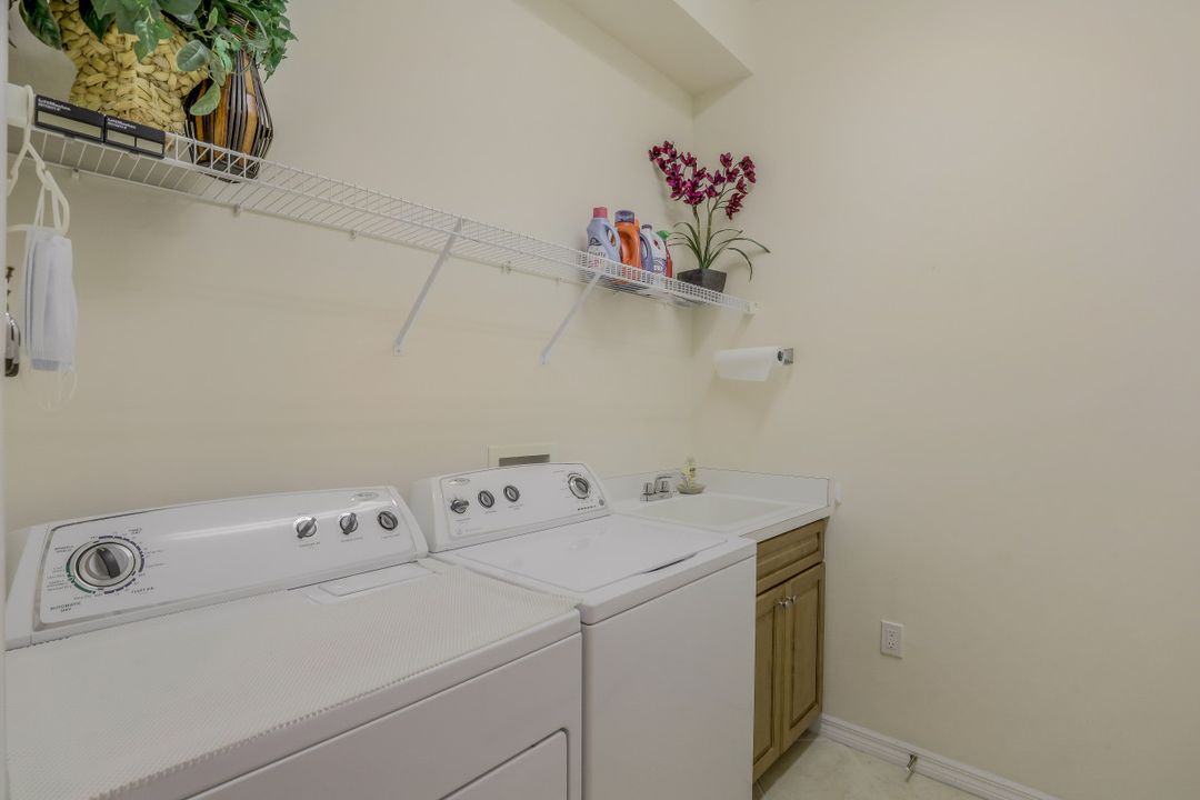 3599 Grand Cypress Dr, Naples, FL 34119