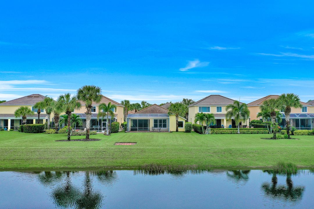 2668 Bellingham Ct, Cape Coral, FL 33991