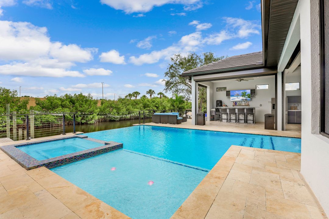 1903 Everest Pkwy, Cape Coral, FL 33904