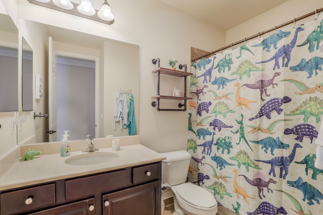 3407 Pacific Dr, Naples, FL 34119