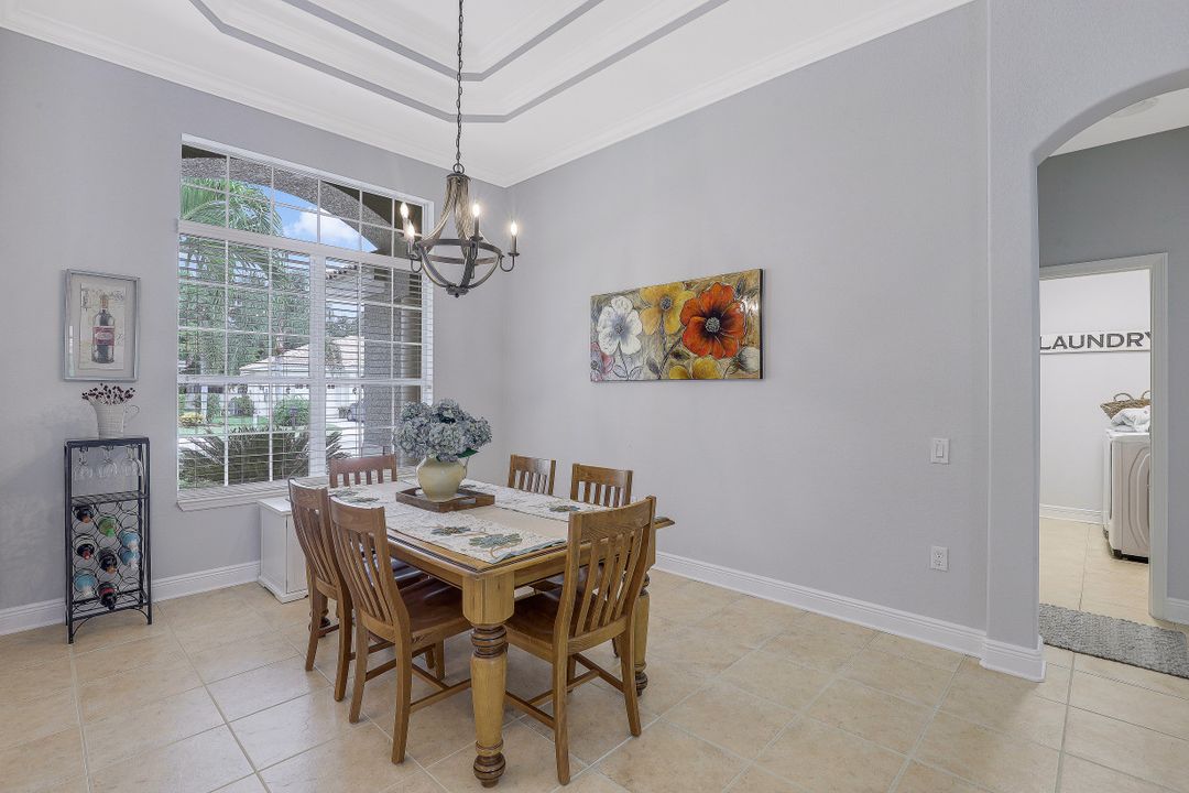 10621 Sir Michaels Pl Dr, Bonita Springs, FL 34135