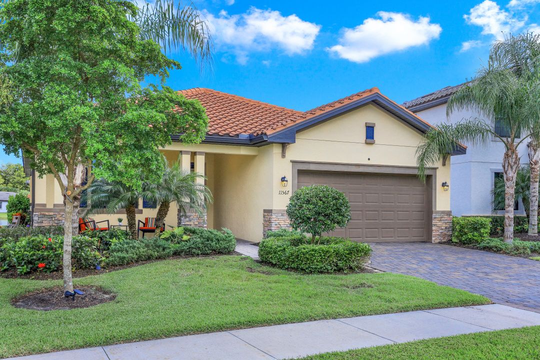 11567 Shady Blossom Dr, Fort Myers, FL 33913