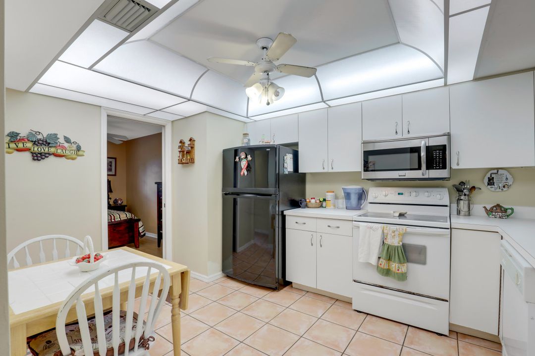 400 Misty Pines Cir #101, Naples, FL 34105