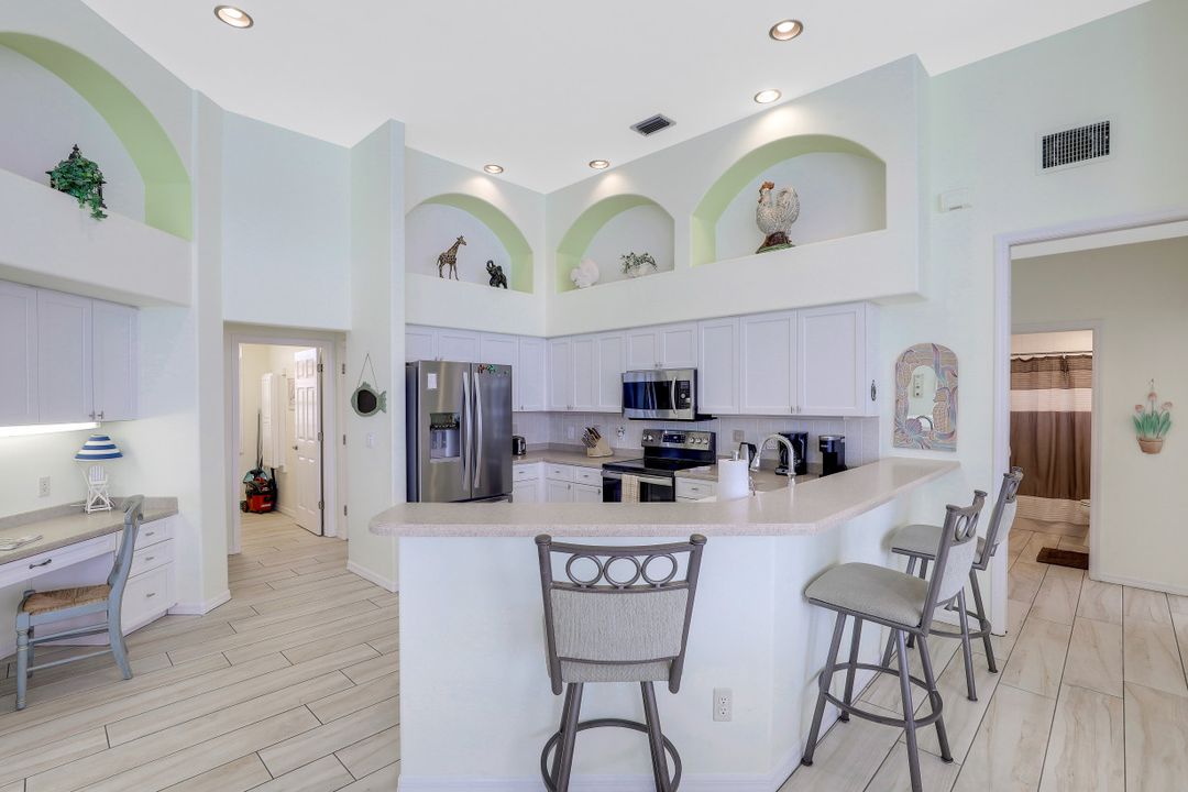 101 Landmark St, Marco Island, FL 34145