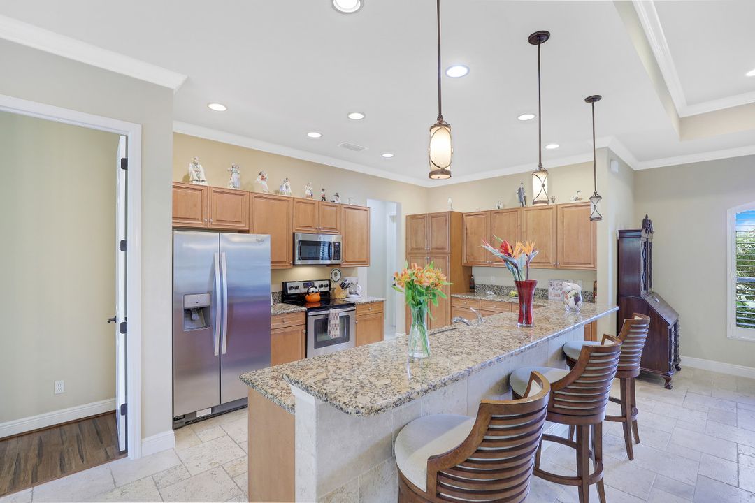 808 Seagrape Dr, Marco Island, FL 34145