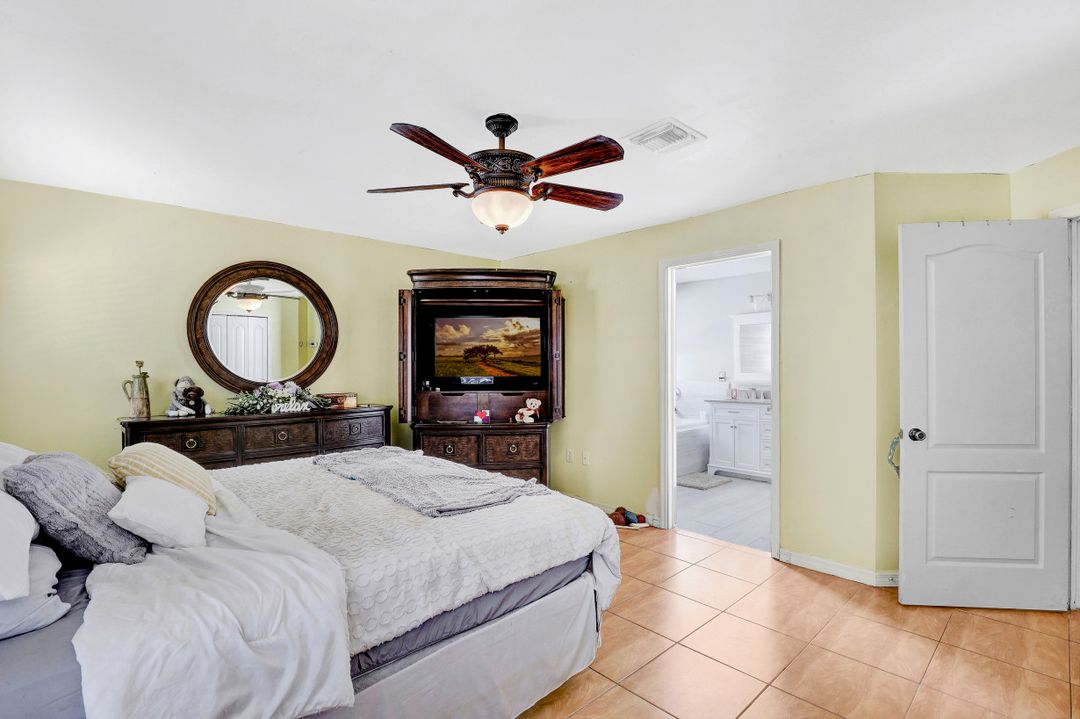 2854 NW 3rd Pl, Cape Coral, FL 33993