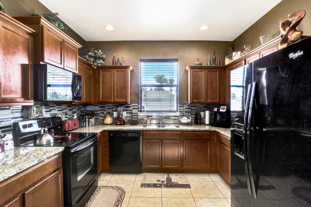 3216 SW 11th Ave, Cape Coral, FL 33914