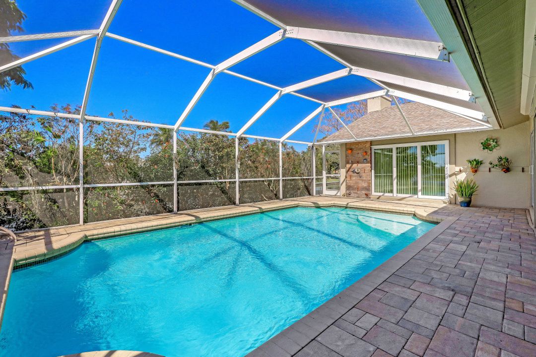 204 SE 20th Pl, Cape Coral, FL 33990