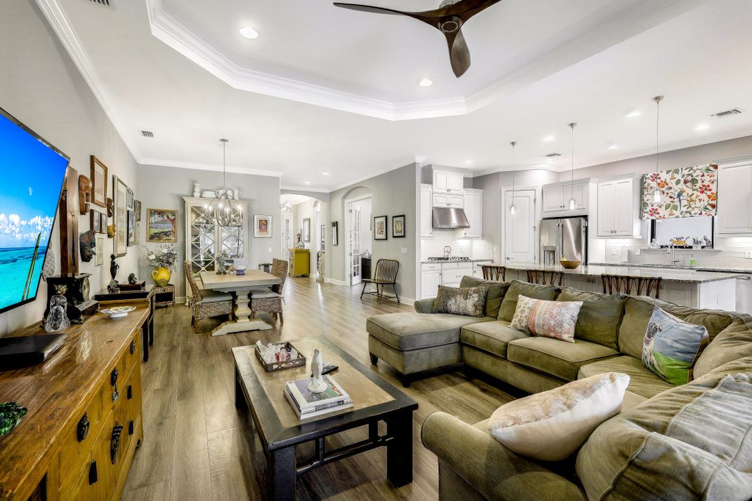 8447 Palacio Terrace W, Naples, FL 34114