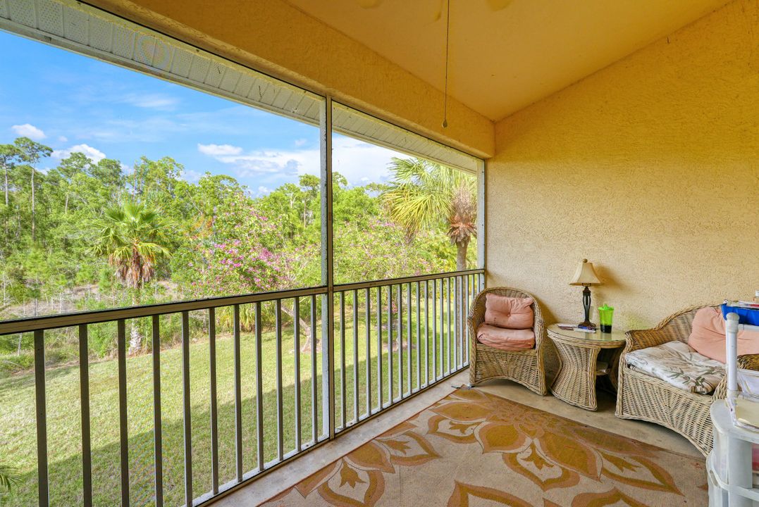 357 Robin Hood Cir #202, Naples, FL 34104