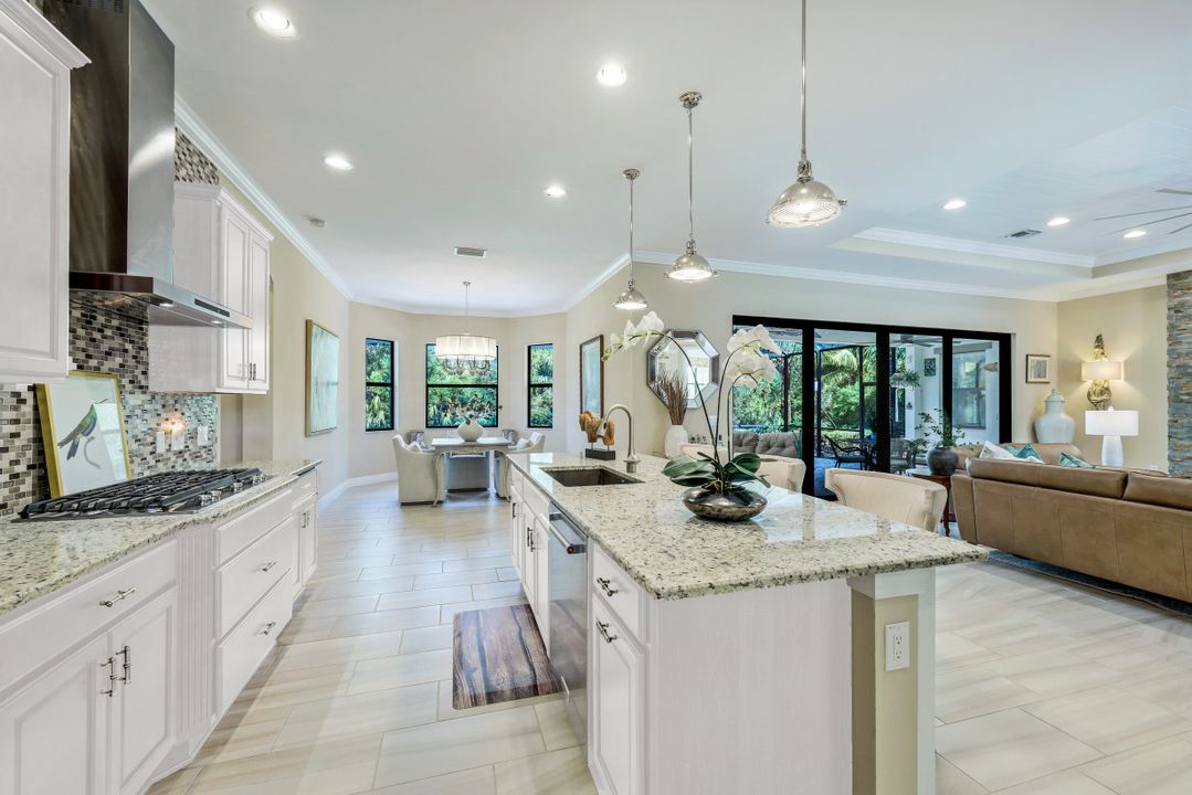2303 Somerset Pl, Naples, FL 34120