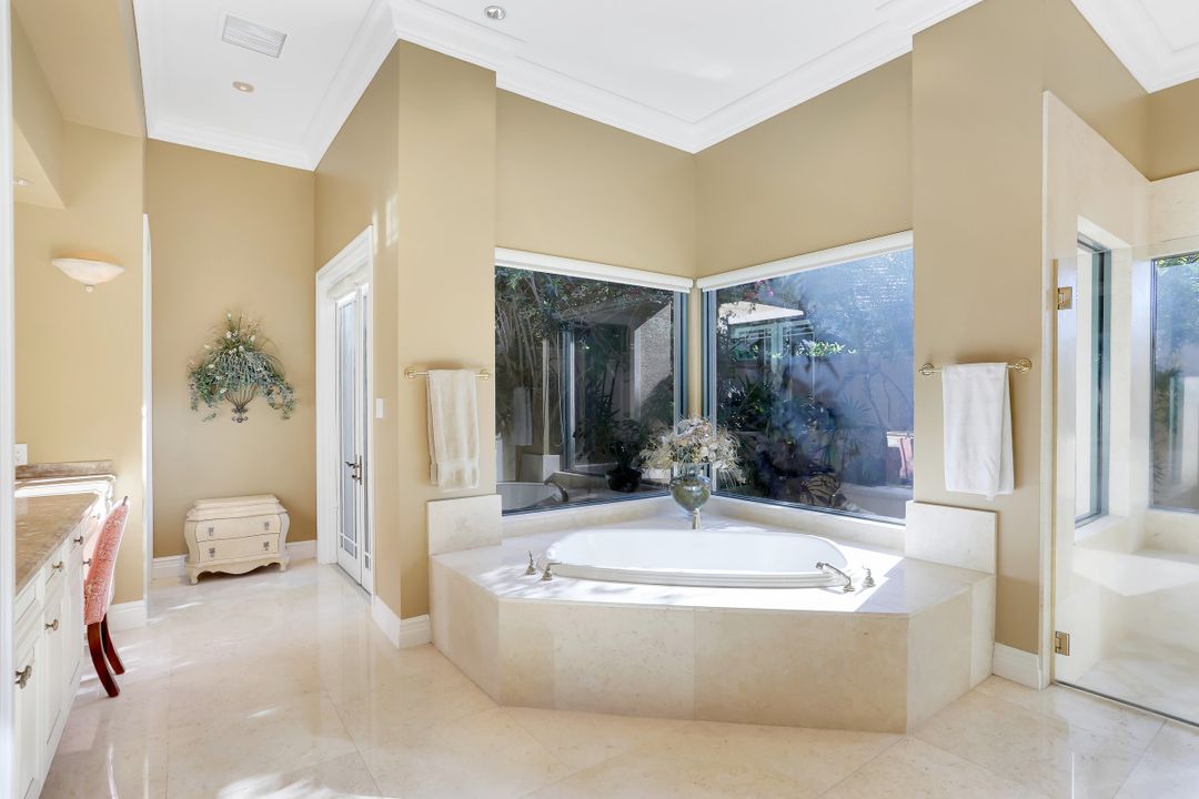 4309 Brynwood Dr, Naples, FL 34119