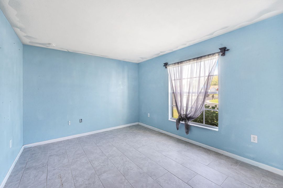 15736 Sunny Crest Ln, Fort Myers, FL 33905