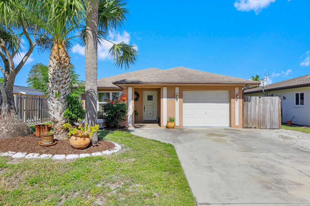 659 108th Ave N, Naples, FL 34108