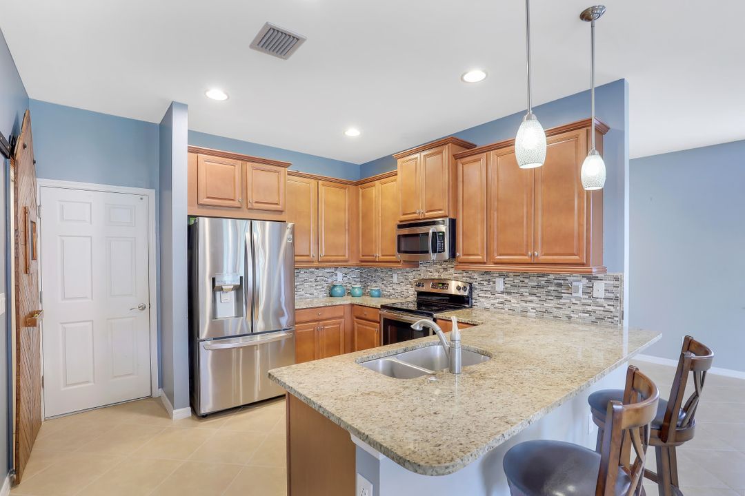 15571 Summit Pl Cir, Naples, FL 34119