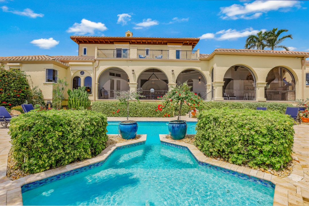 518 Coral Dr, Cape Coral, FL 33904