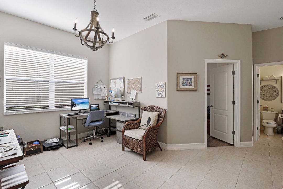 2608 Windwood Pl, Cape Coral, FL 33991