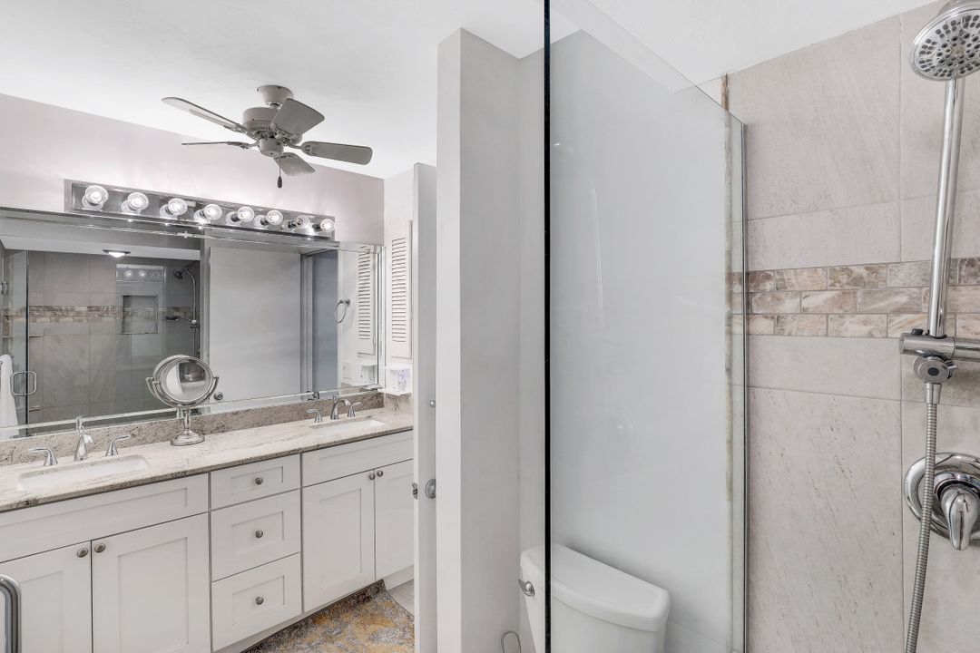 990 8th St S #2 B, Naples, FL 34102