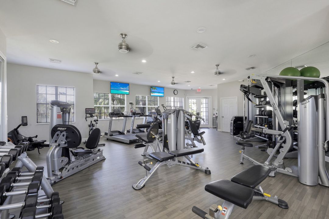 16156 Parque Ln, Naples, FL 34110