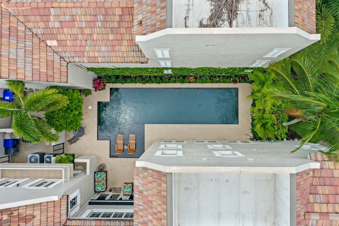 868 4th St S #11, Naples, FL 34102