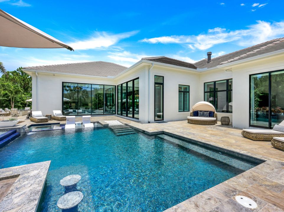 359 Warwick Way, Naples, FL 34110
