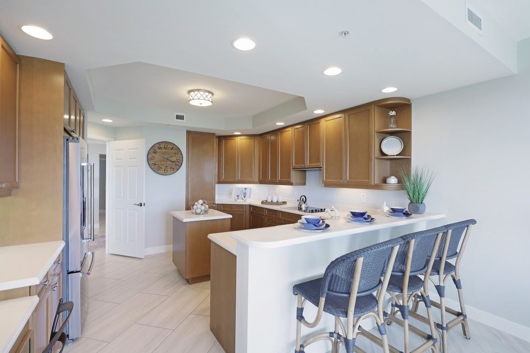 445 Cove Tower Dr #902, Naples, FL 34110