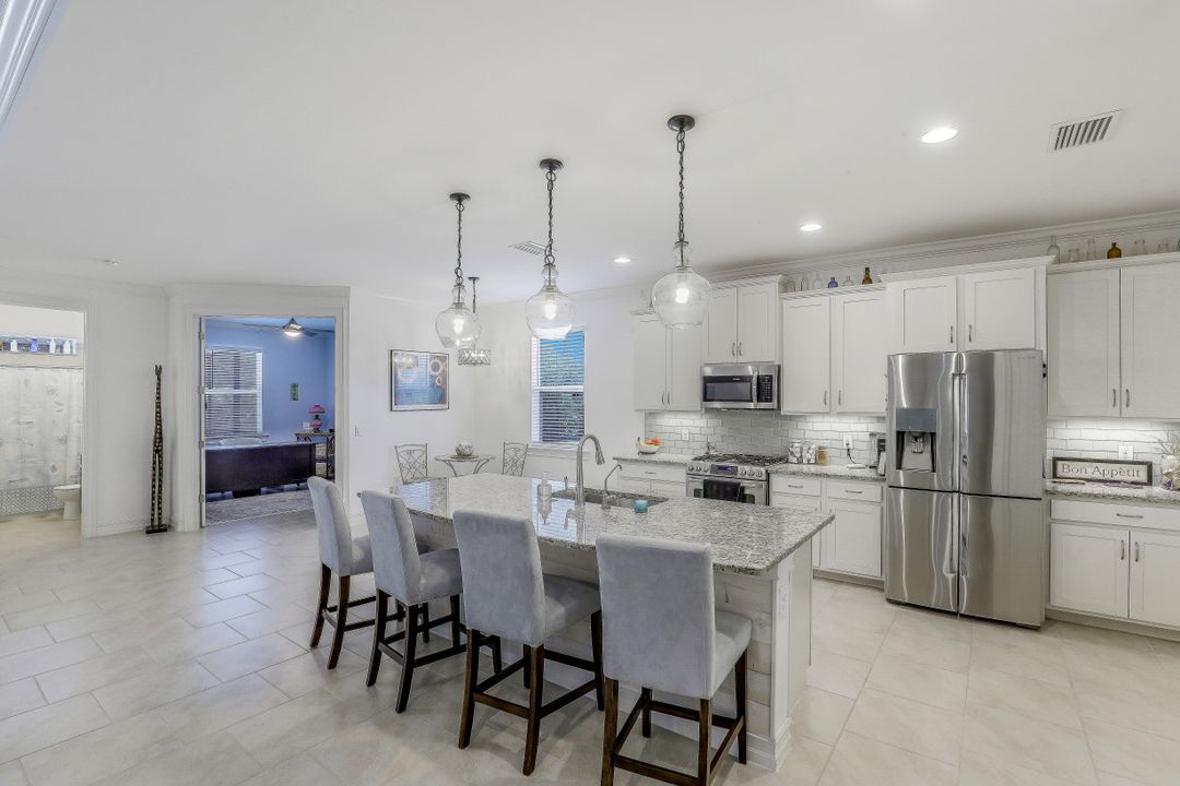 3101 Amadora Cir, Cape Coral, FL 33909