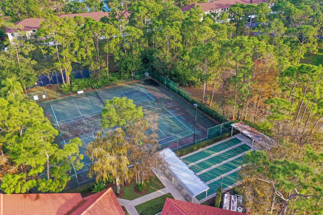 5767 Deauville Cir #D-303, Naples, FL 34112