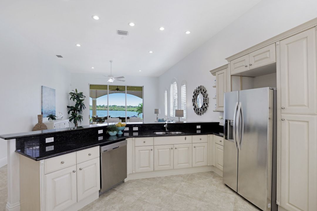 8516 Bellagio Dr, Naples, FL 34114