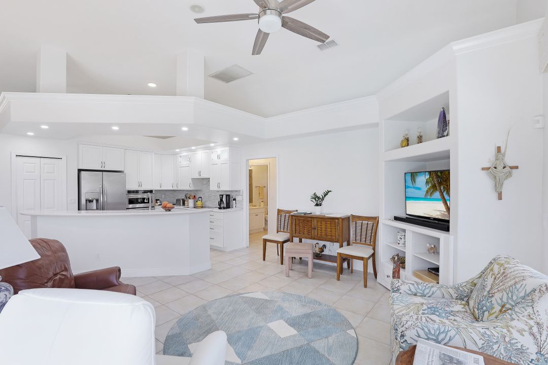 371 Capistrano Ct, Marco Island, FL 34145