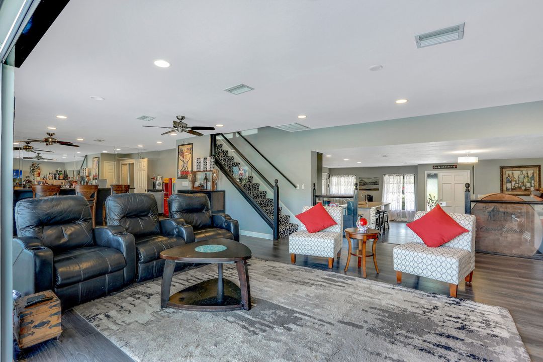 5811 SW 1st Pl, Cape Coral, FL 33914