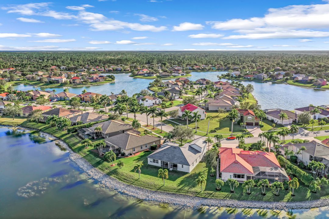 2198 Grove Dr, Naples, FL 34120