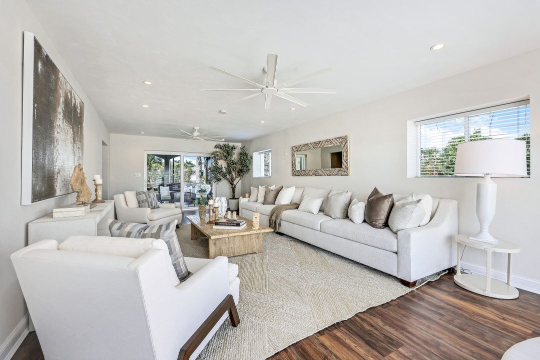 2631 Shoreview Dr, Naples, FL 34112